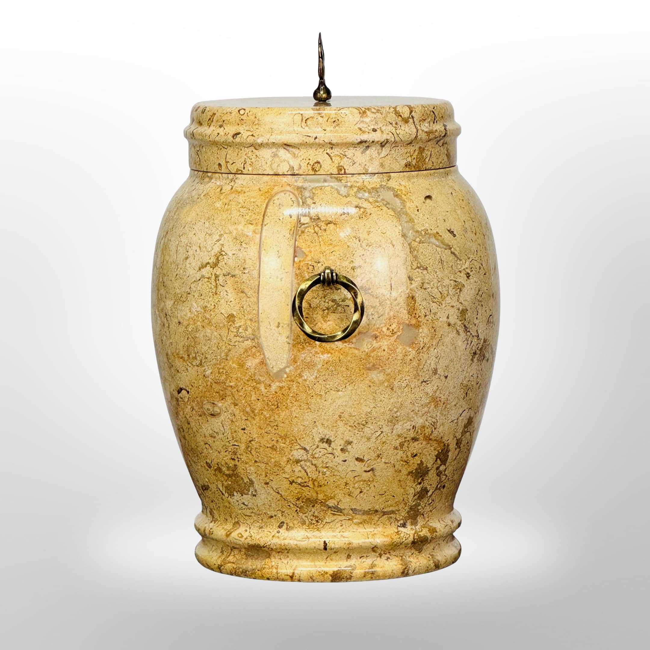 Beige Natursteinurne mit Griffen