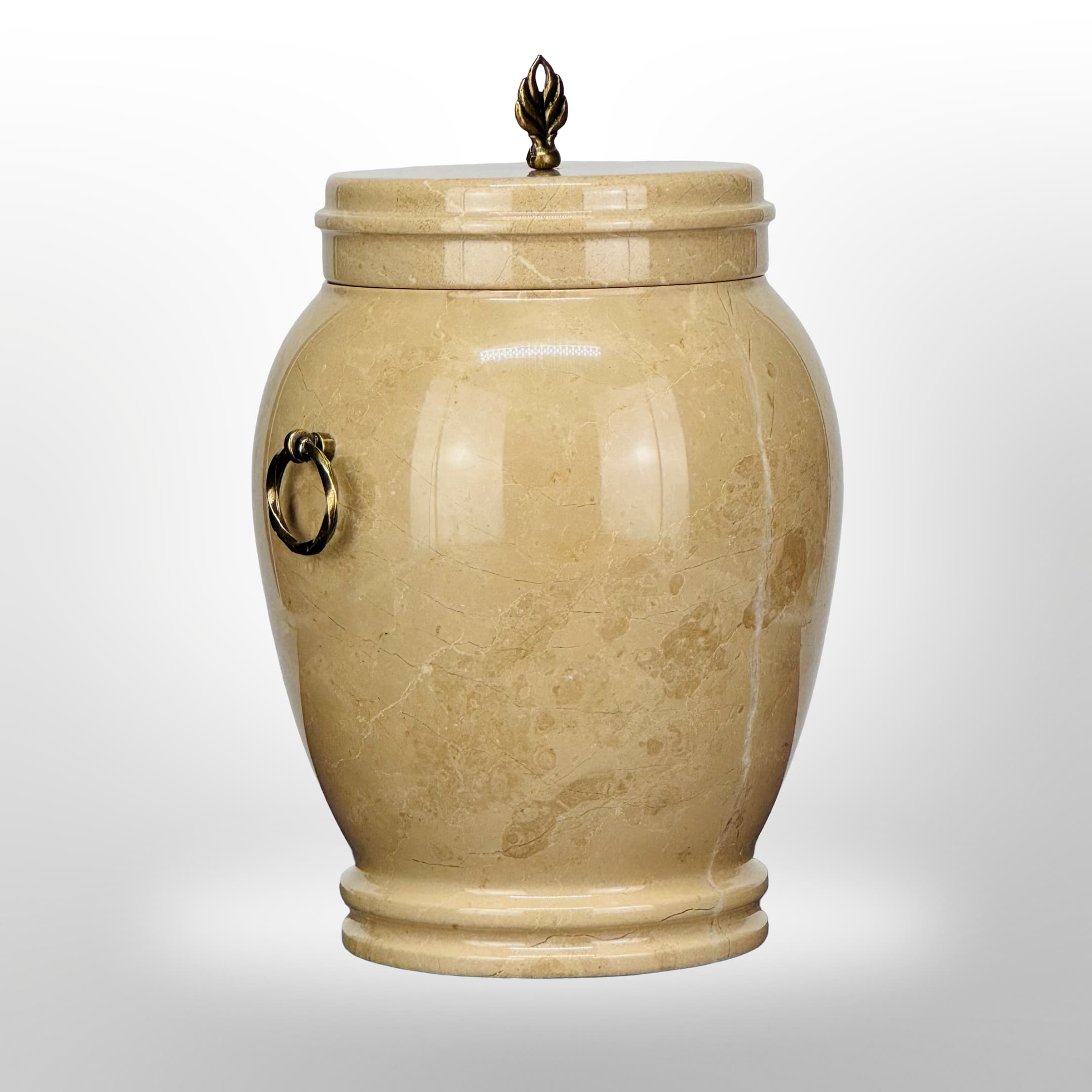 Beige Steinurne mit Griffen
