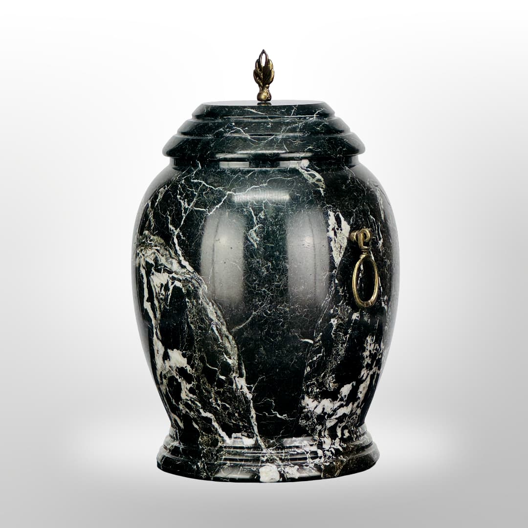 Exklusive Urne aus Naturstein — Dunkelgrün