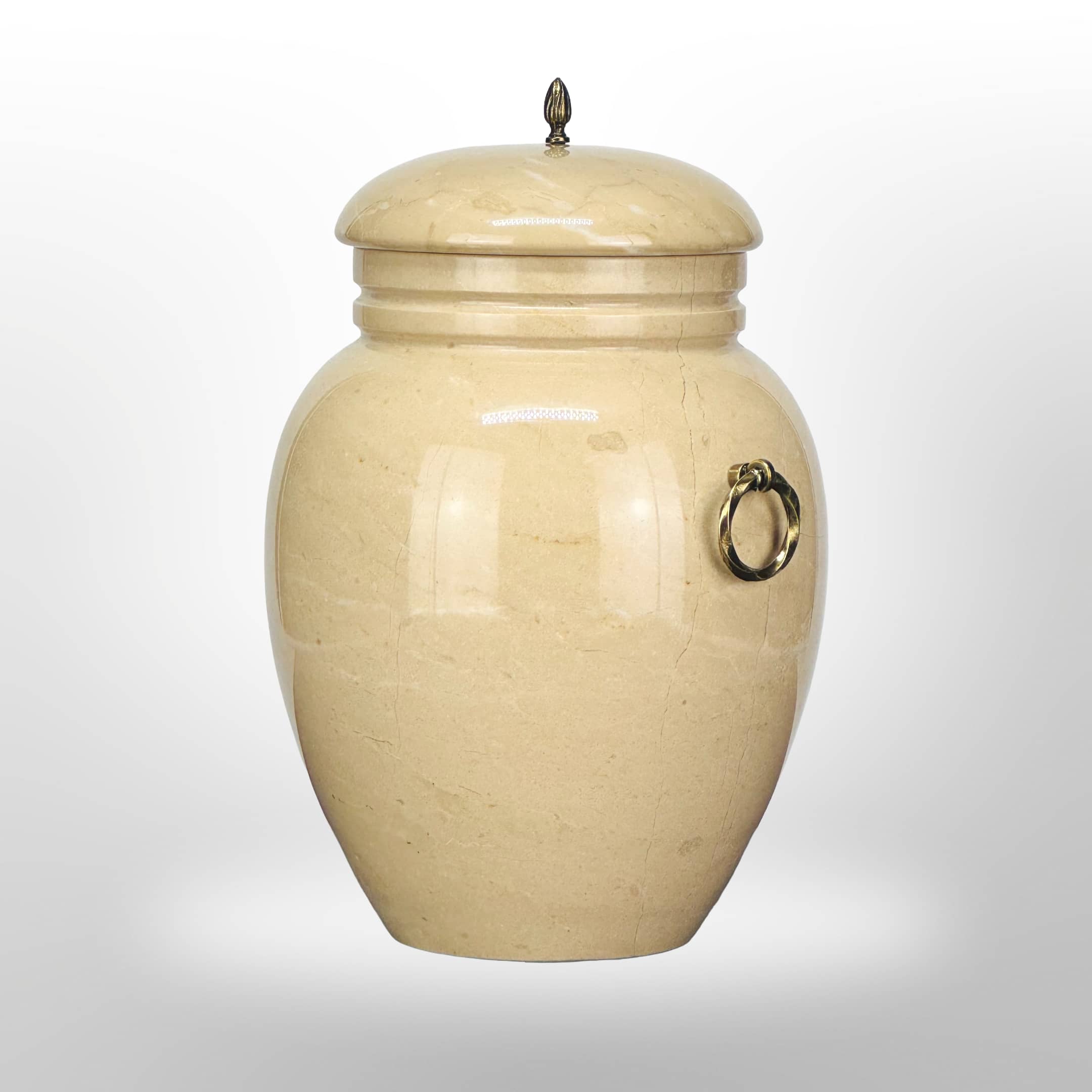 Helle Steinurne mit Griffen