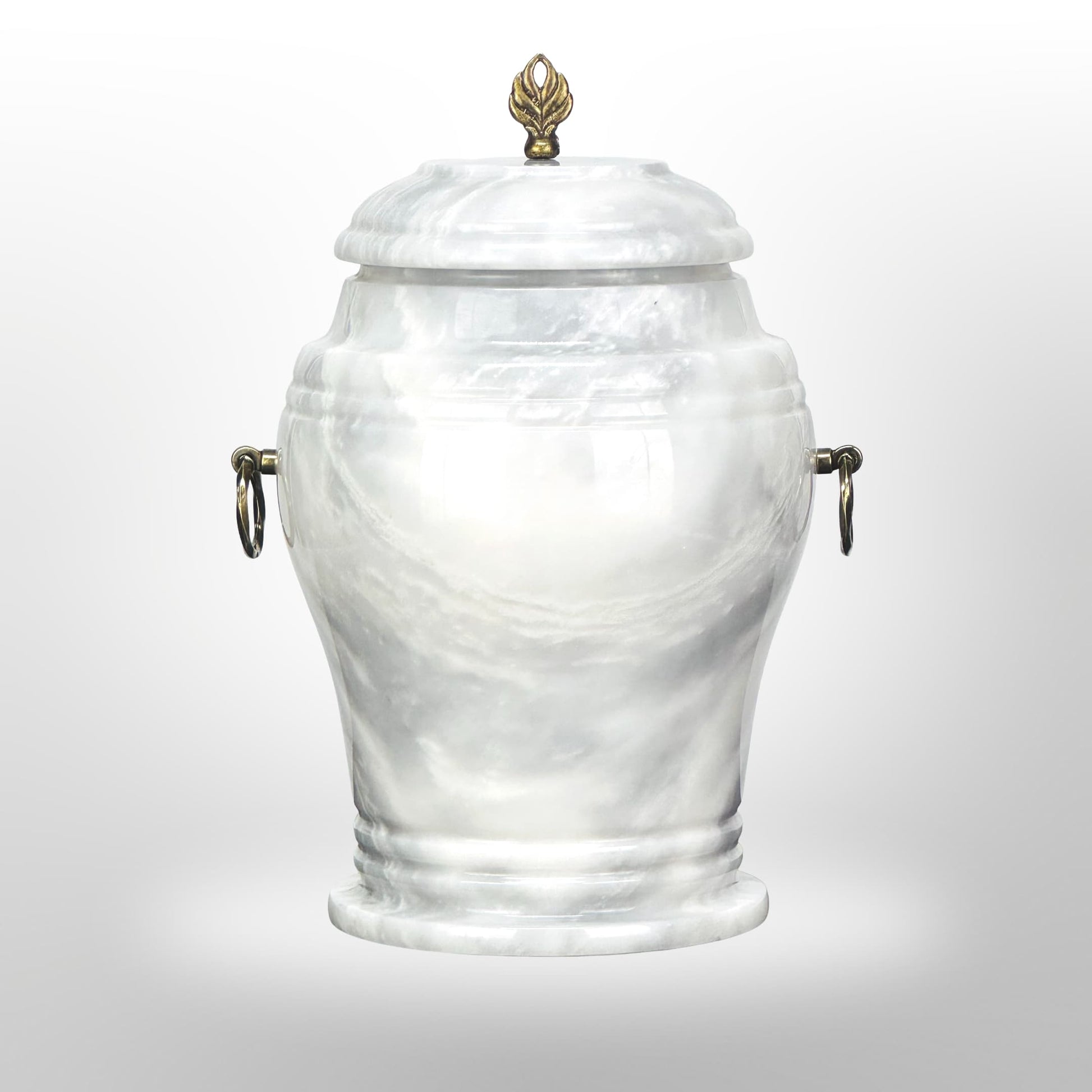 Marmorierte Steinurne mit Griffen