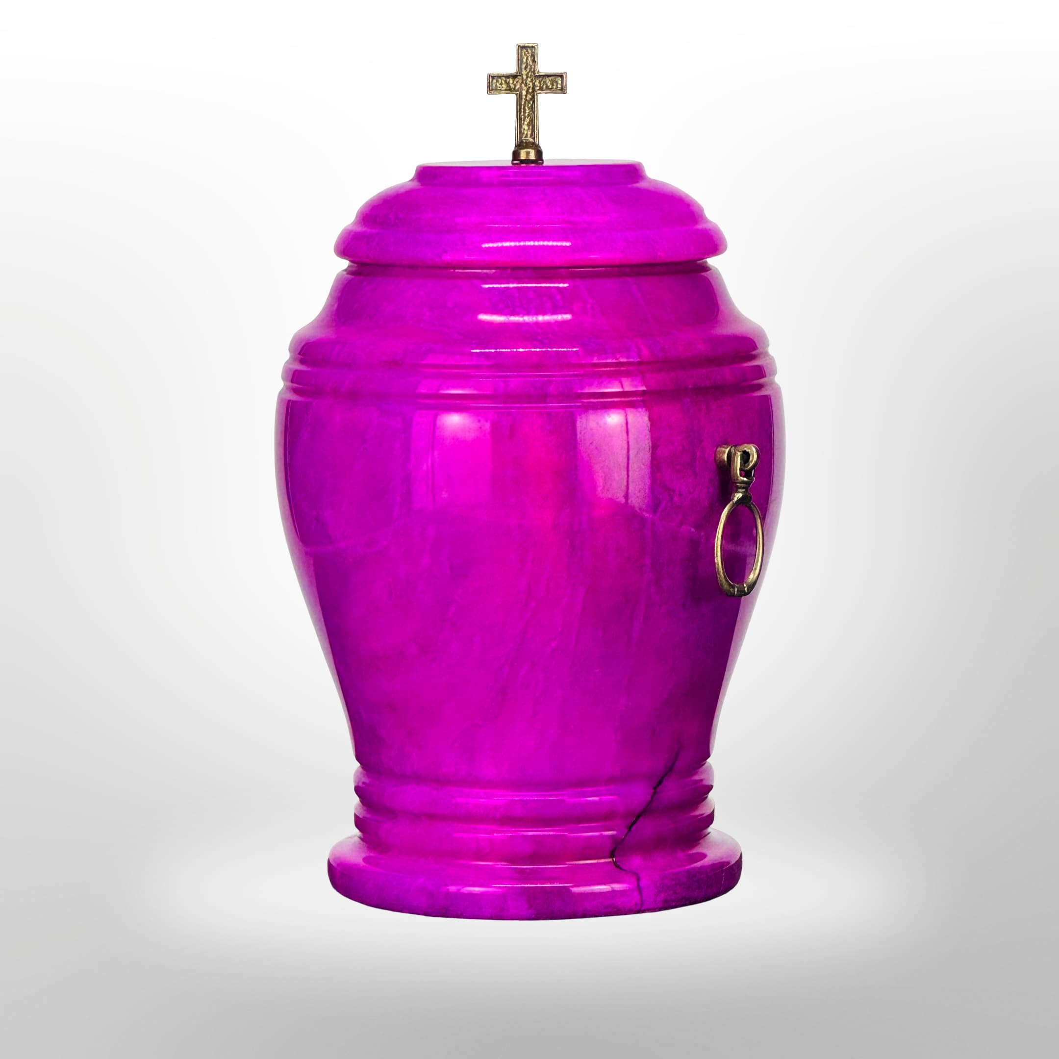 Pinke Steinurne mit Griffen