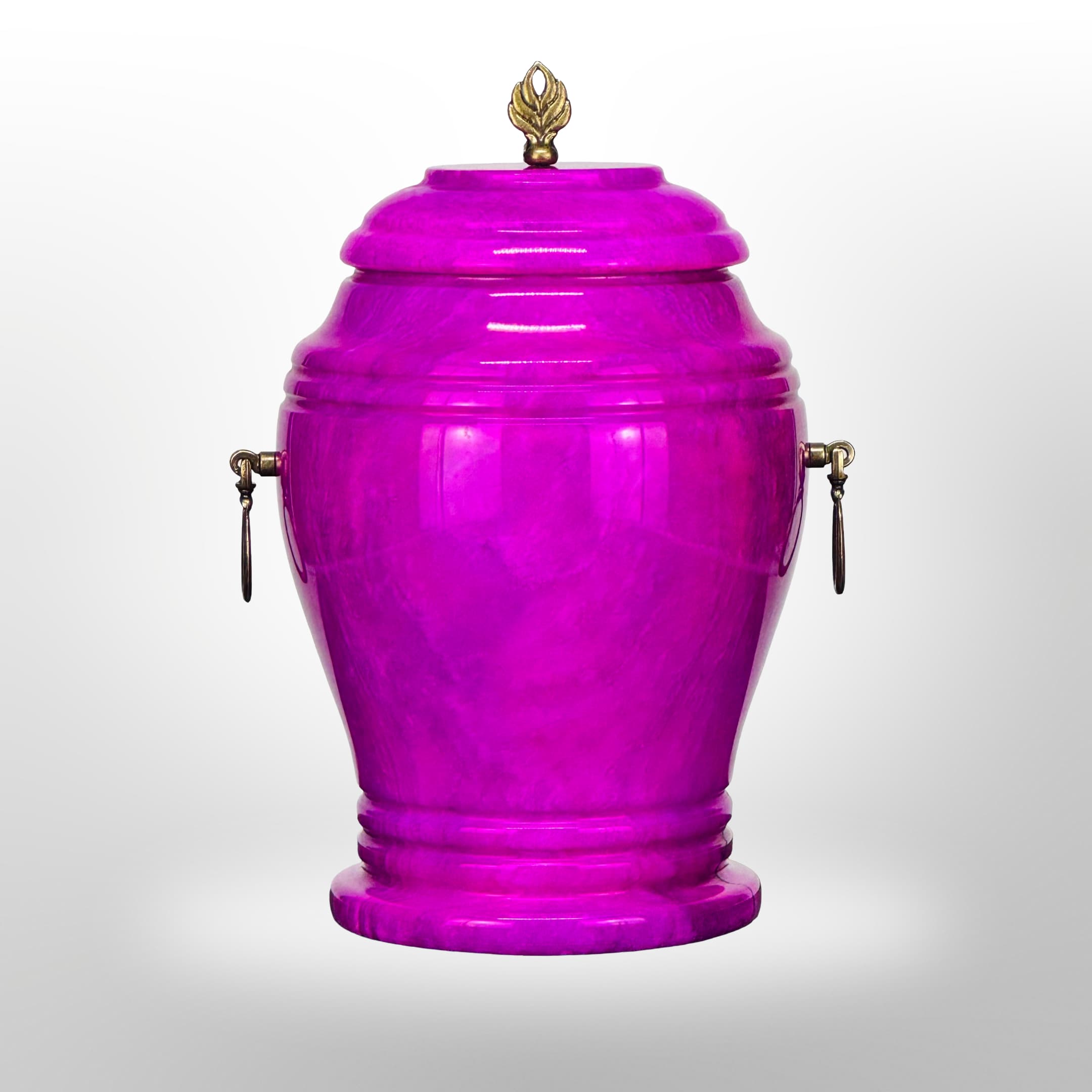 Pinke Steinurne mit Griffen