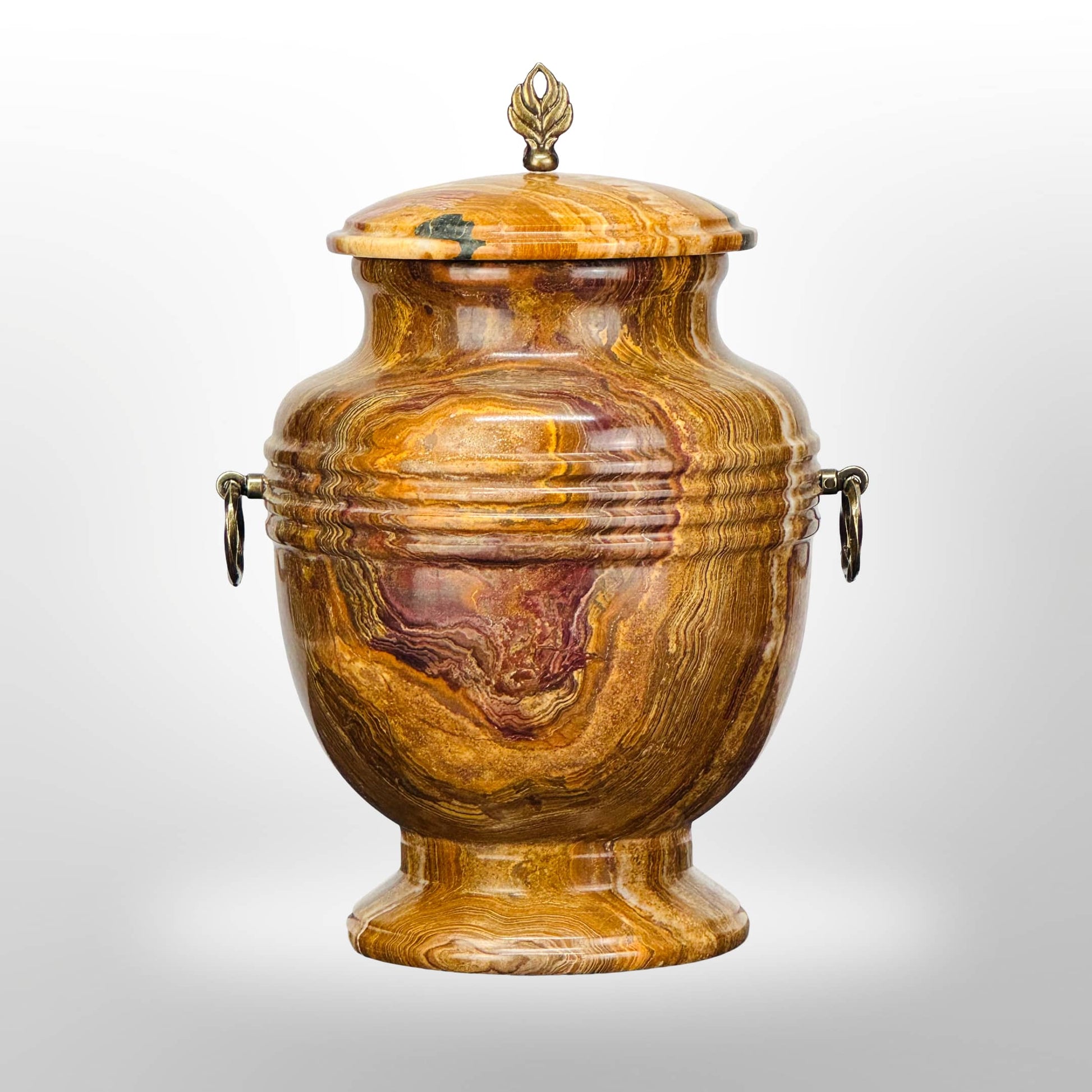 Steinurne aus Onyx in warmen Brauntönen