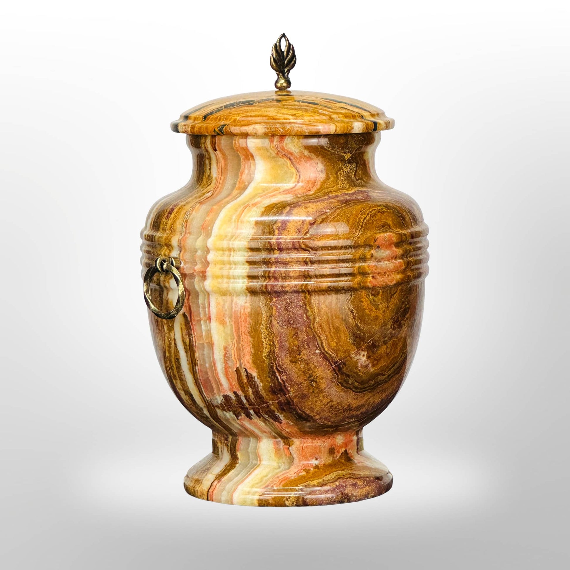 Steinurne aus Onyx in warmen Brauntönen