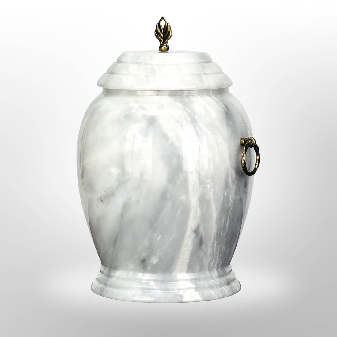 Weiße Natursteinurne mit Griffen