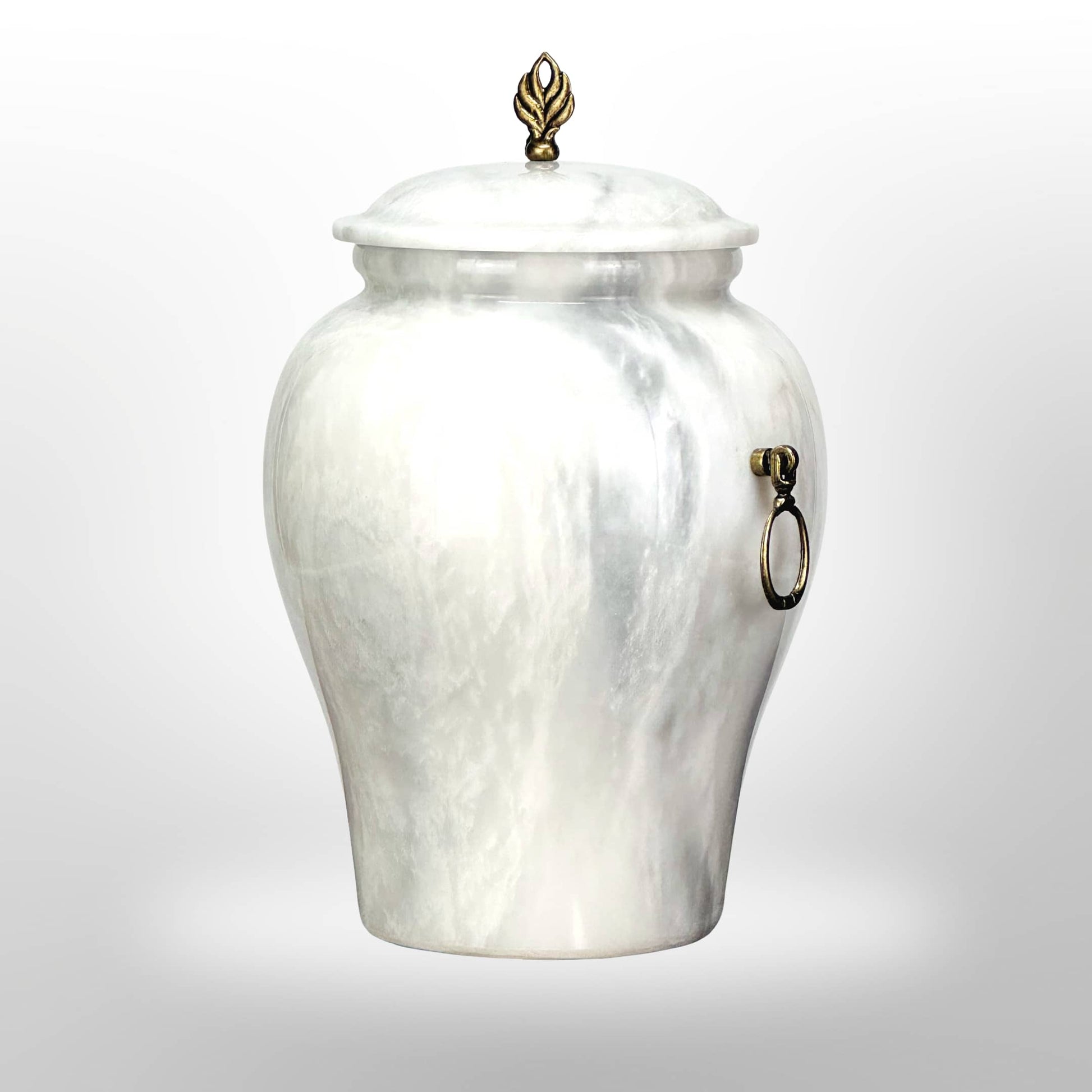 Weiße Urne aus Stein