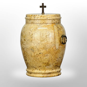 Beige Natursteinurne mit Griffen