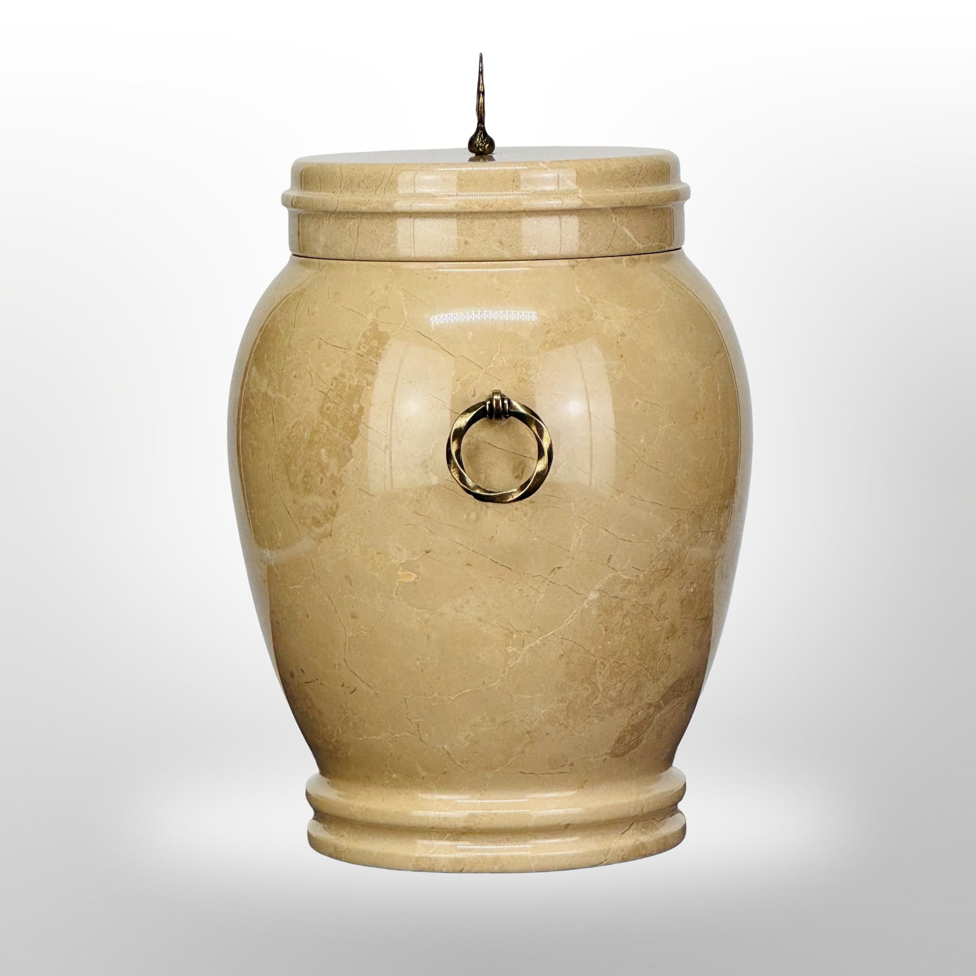 Beige Steinurne mit Griffen