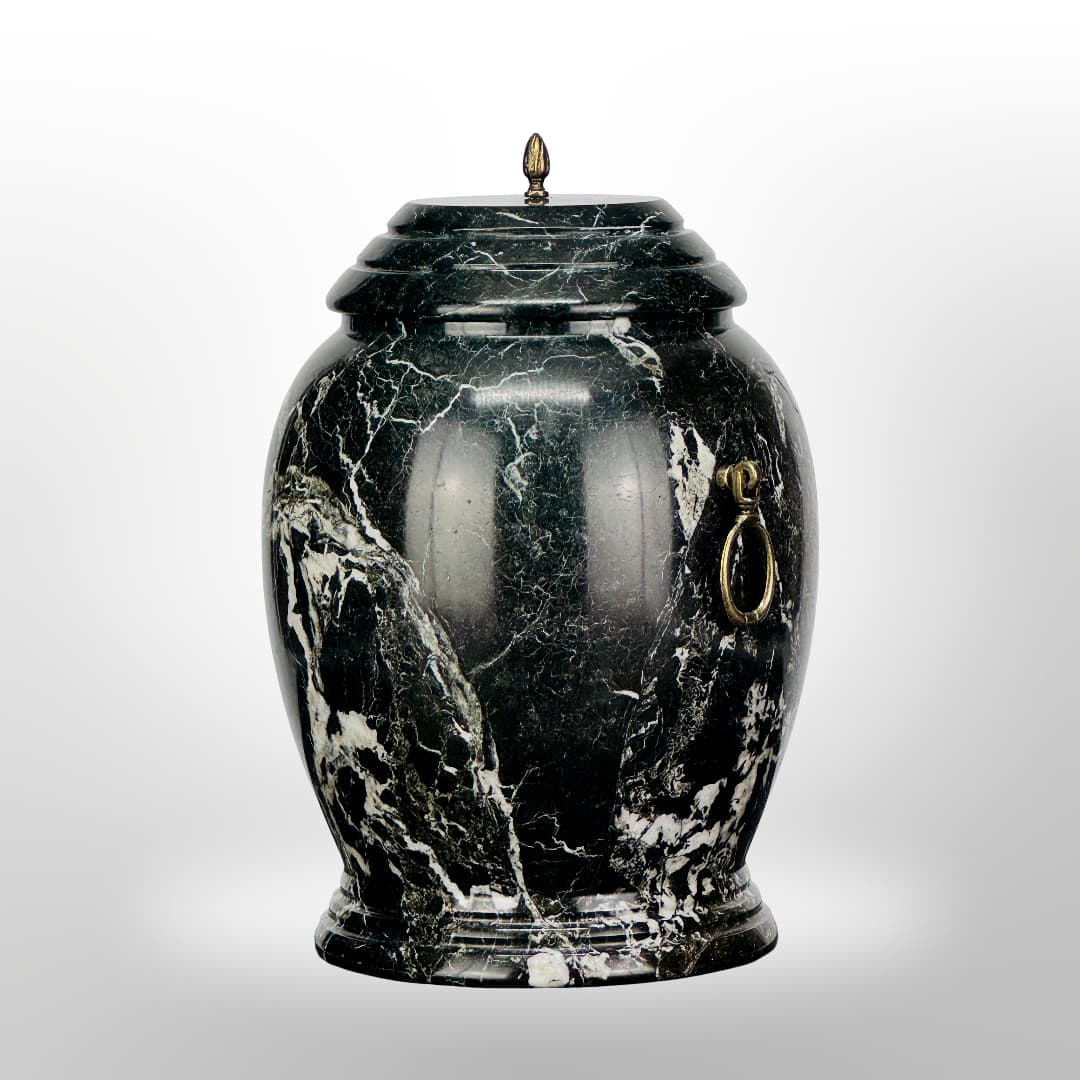 Exklusive Urne aus Naturstein — Dunkelgrün