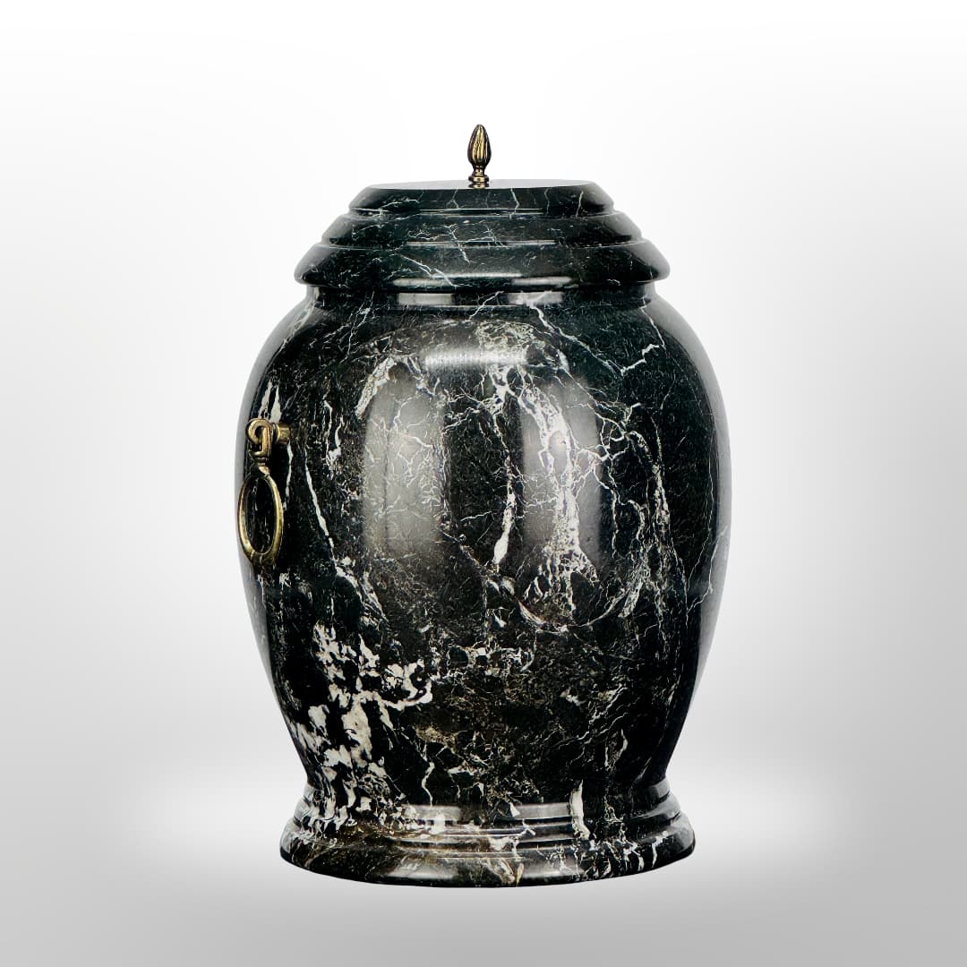 Exklusive Urne aus Naturstein — Dunkelgrün