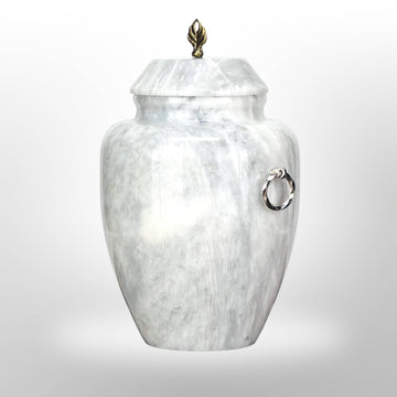 Graue Steinurne mit Griffen