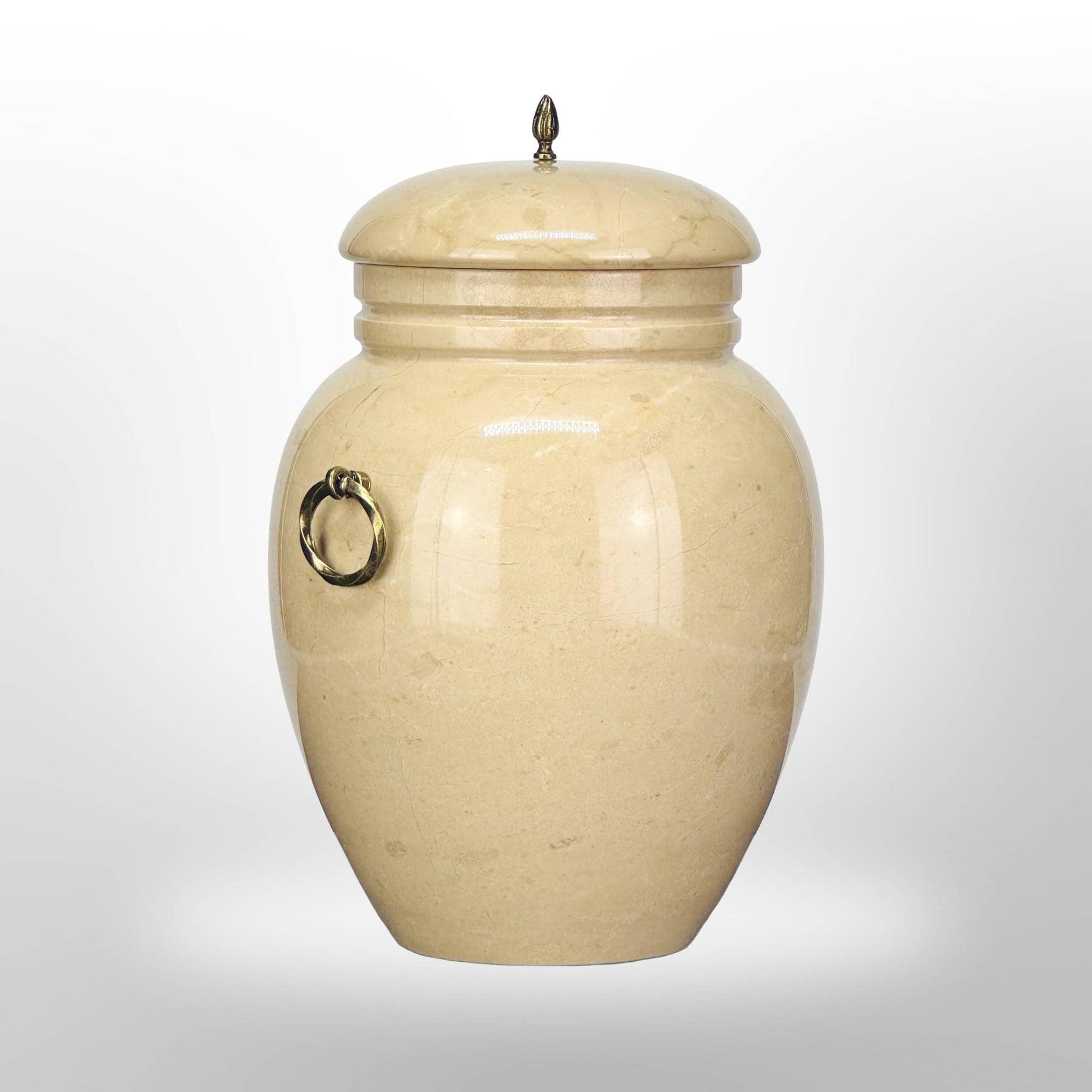 Helle Steinurne mit Griffen