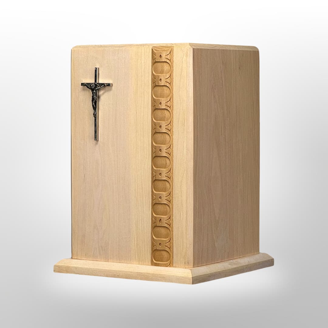 Holzurne aus hellem Holz