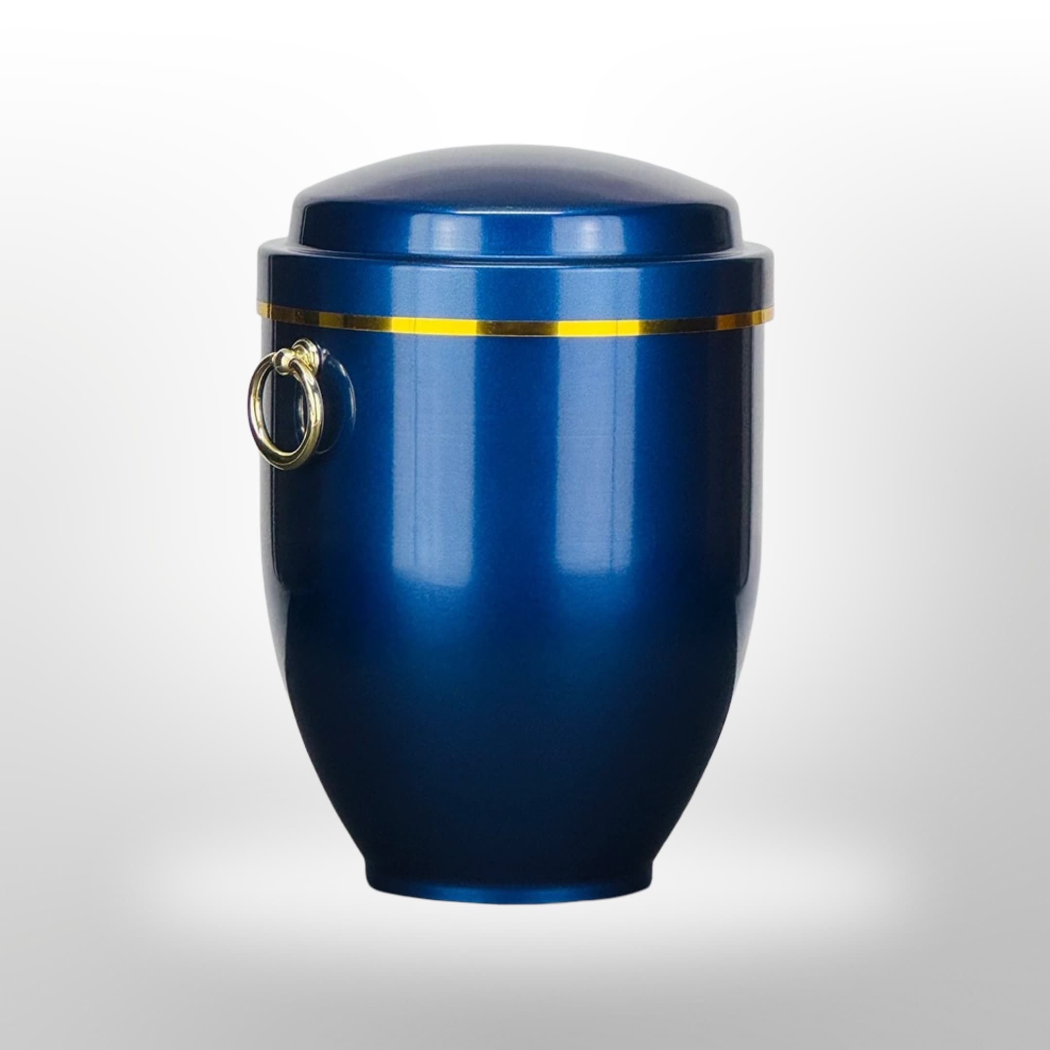 Metallurne Blau mit Griffen.