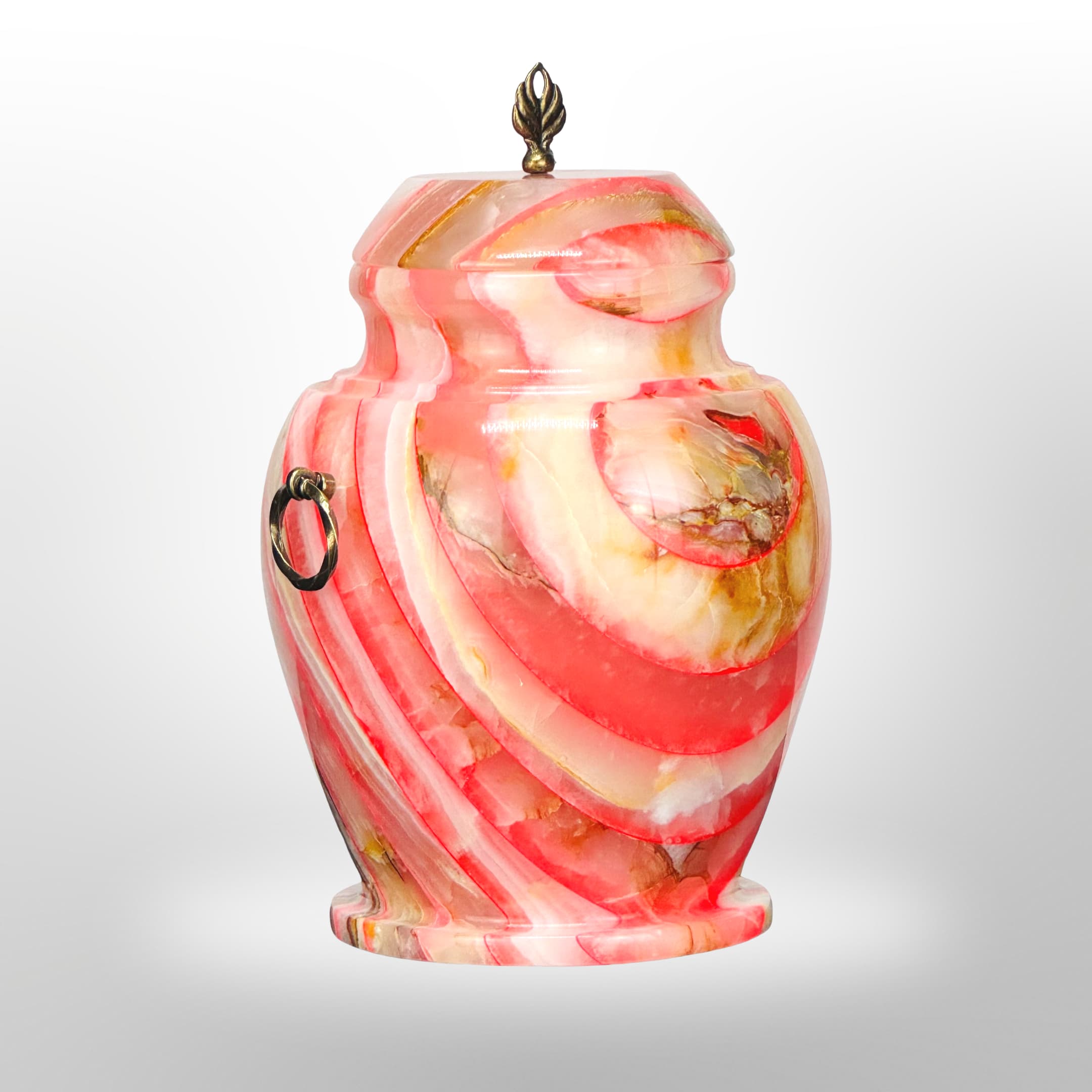 Rote Steinurne mit Griffen