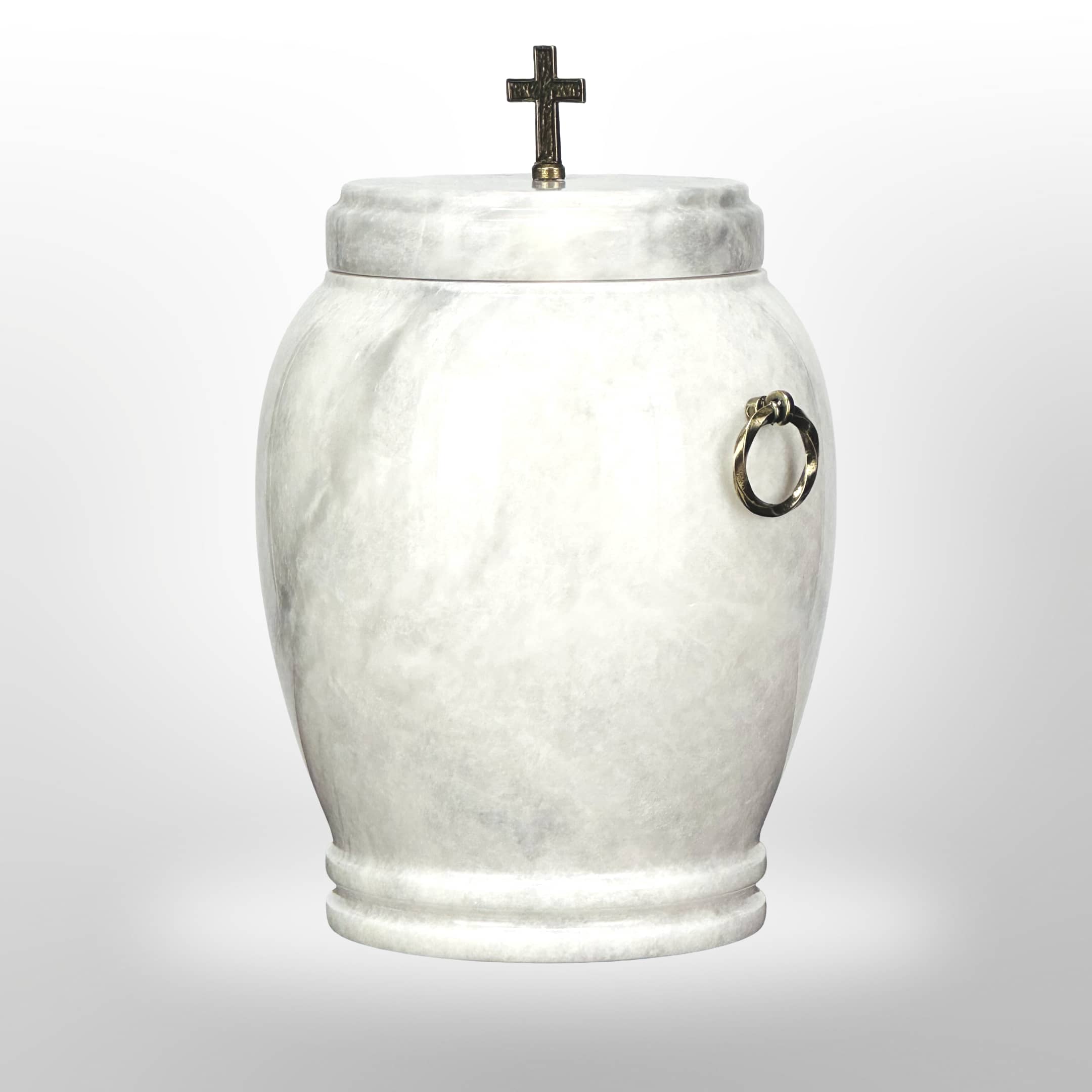 Weiße Steinurne mit dezentem Muster und Griffen